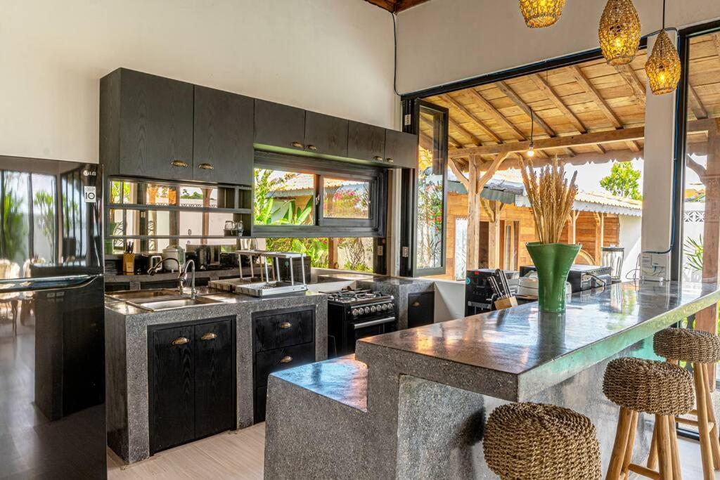 Berawa Canggu Stylish Joglo 3 Bedrooms Private Villa With Private Pool Екстериор снимка