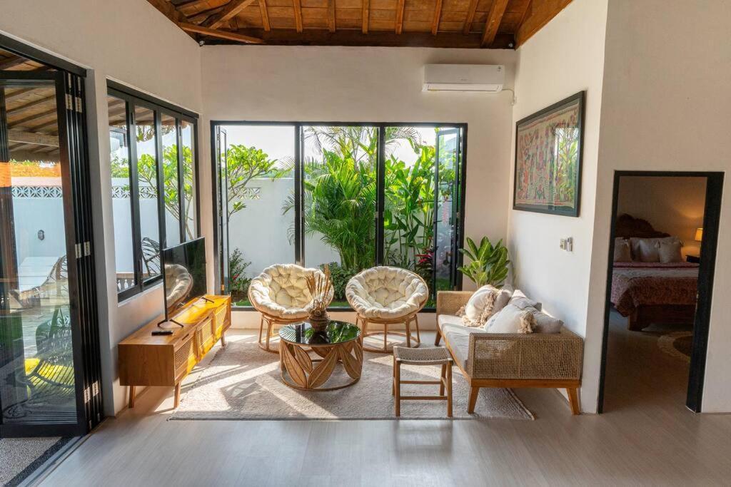 Berawa Canggu Stylish Joglo 3 Bedrooms Private Villa With Private Pool Екстериор снимка