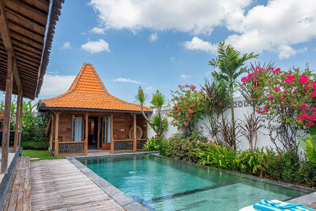 Berawa Canggu Stylish Joglo 3 Bedrooms Private Villa With Private Pool Екстериор снимка