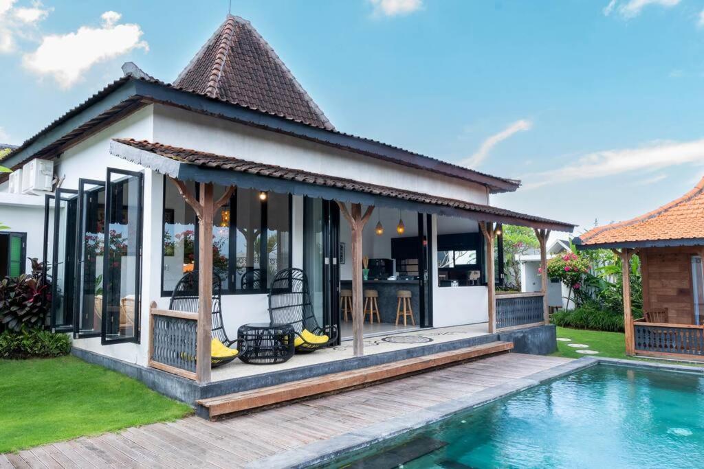 Berawa Canggu Stylish Joglo 3 Bedrooms Private Villa With Private Pool Екстериор снимка