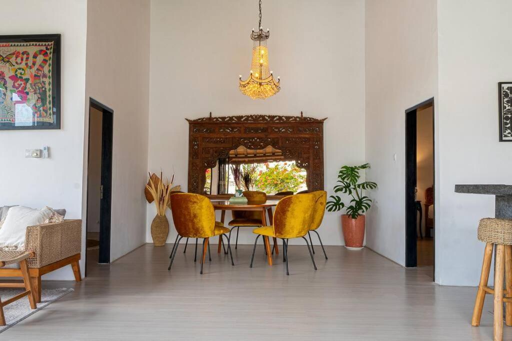 Berawa Canggu Stylish Joglo 3 Bedrooms Private Villa With Private Pool Екстериор снимка