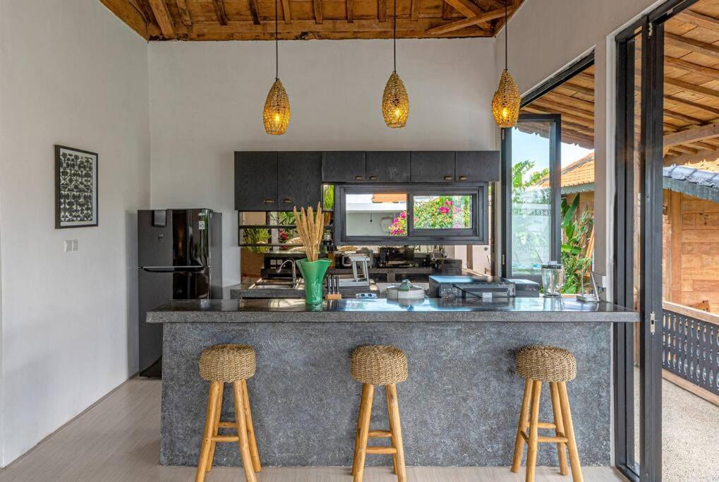 Berawa Canggu Stylish Joglo 3 Bedrooms Private Villa With Private Pool Екстериор снимка